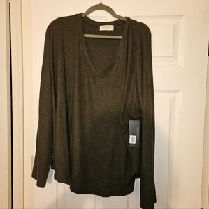 Hemious V-Neck Sweater in Rich Brown